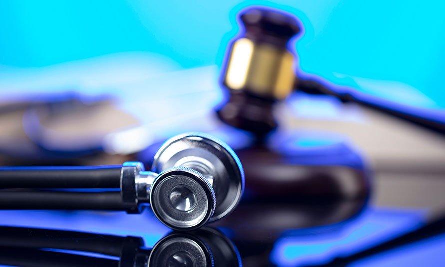 medical malpractice lawyer file complaint doctor